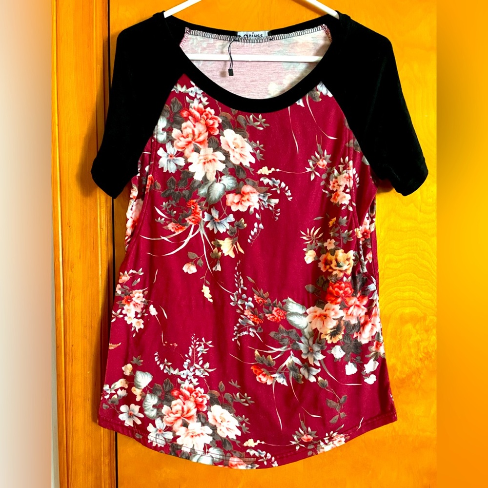 Breastfeeding maternity top great used condition